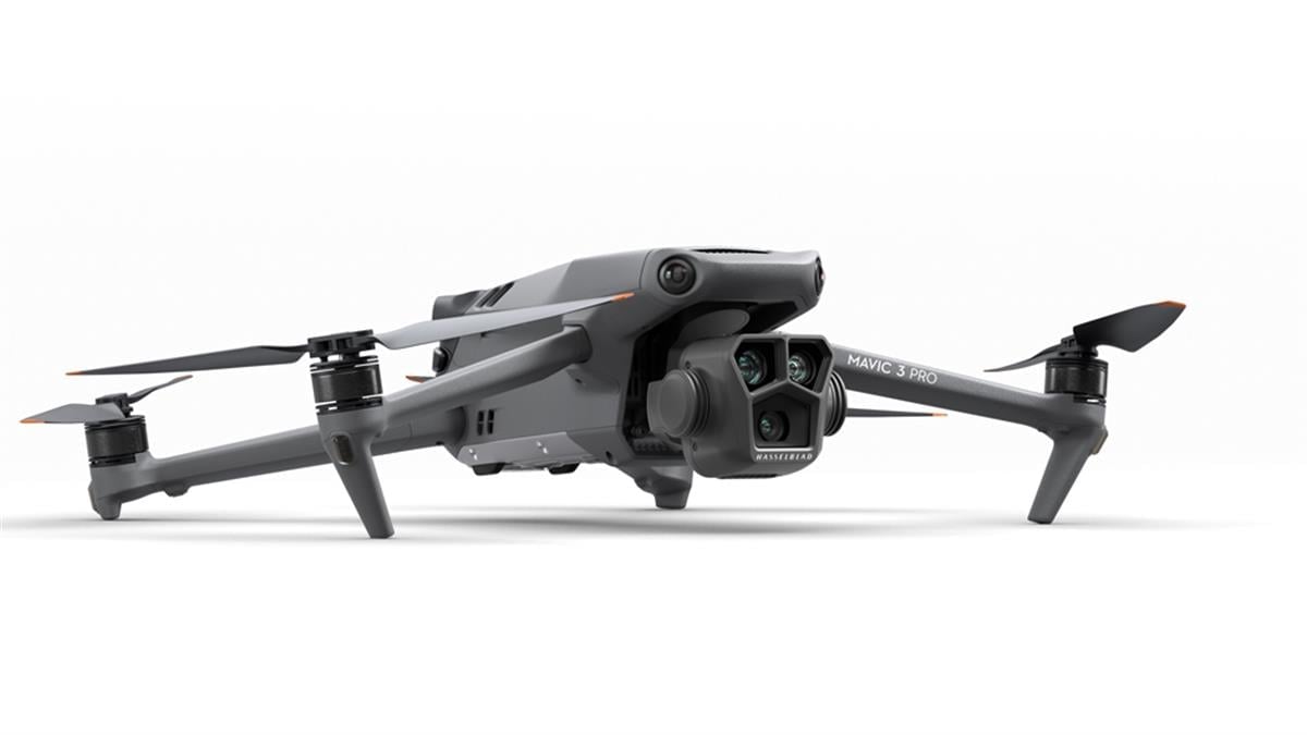 DJI%20Mavic%203%20Pro%20RC%20Kumandalı%20Fly%20More%20Combo%20Drone